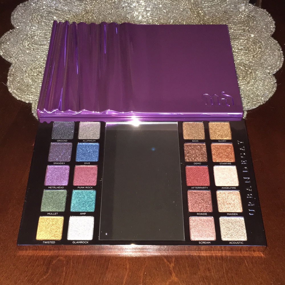 Urban Decay Heavy Metals eyeshadow palette